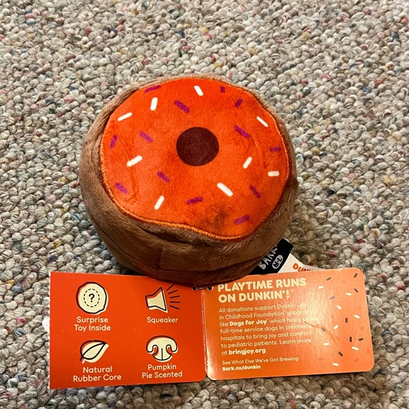 ๐ Dunkin Donuts x Bark Pumpkin Donut Scented Dog Toy - Picture 10 of 11